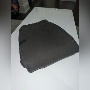 Fear of god essentials gray raglan straight leg sweatpants (xs)